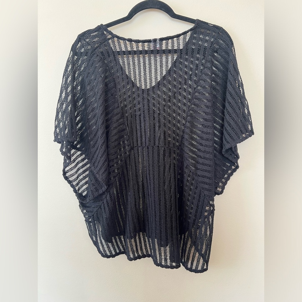 Xhilaration swimsuit coverup top women’s S
dolman oversized cutout black beach - Picture 2 of 8